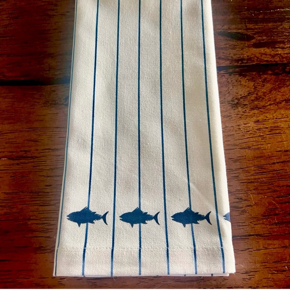 ITEM HAS SOLD Set of 6 Pottery Barn Blue and White Cotton 20” Square Napkins